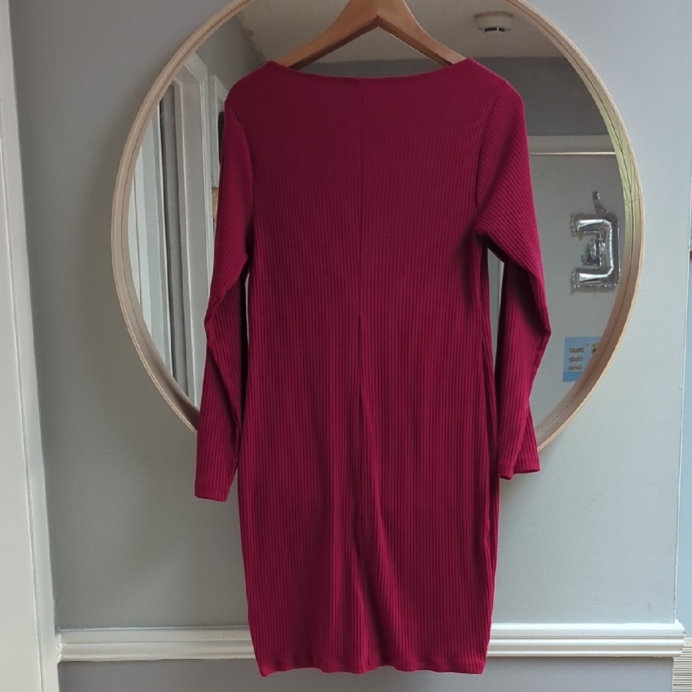 Old Navy Ribbed Long Sleeve Dress - Picture 7 of 8